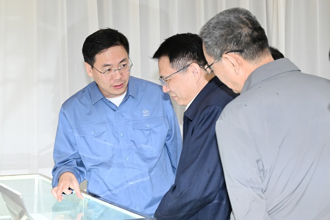 新疆建設兵團黨委、副秘書長、副團長毛知兵一行到萬基控股集團調(diào)研