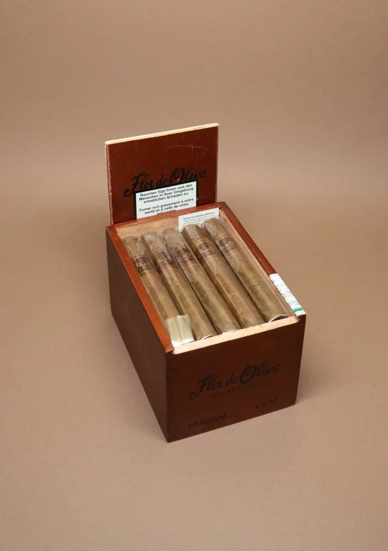 Flor de Oliva, Toro