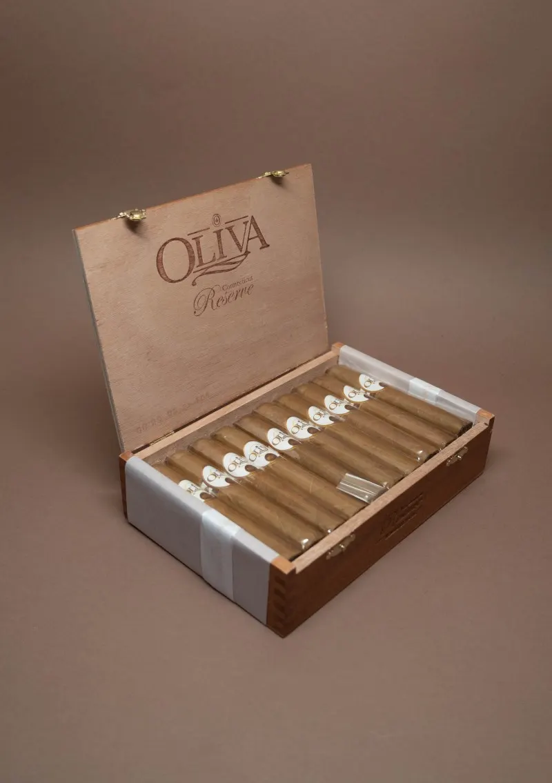 Oliva, Connecticut Reserve Robusto