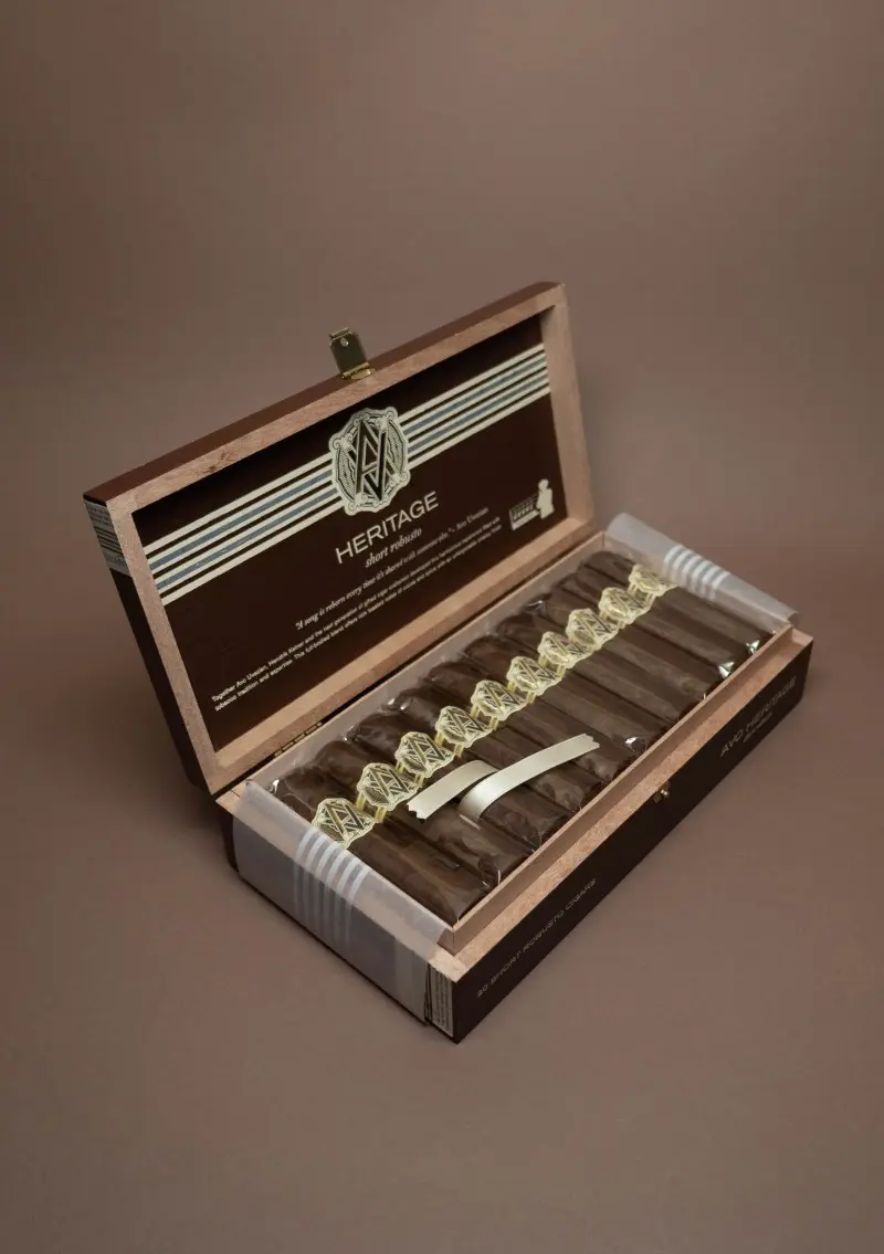 Avo, Heritage Short Robusto