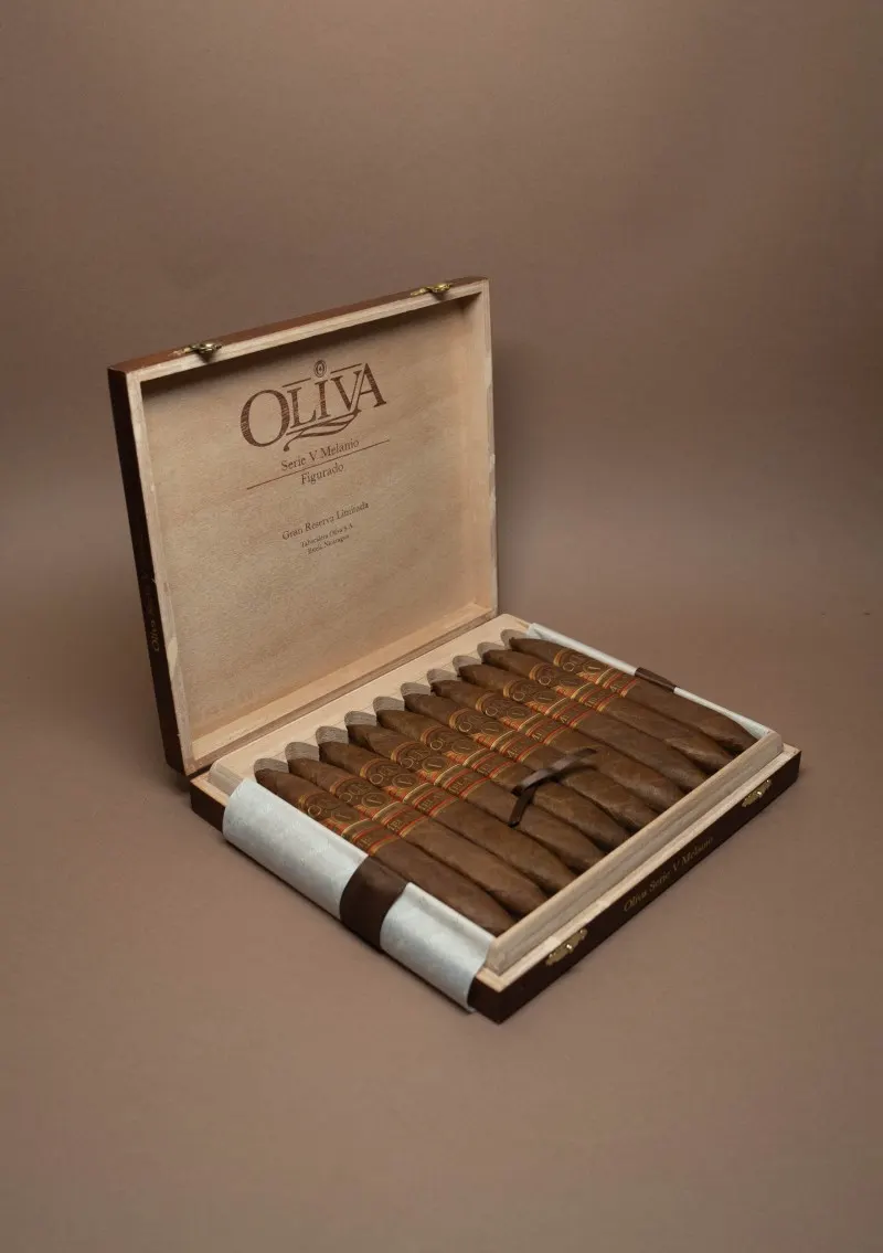 Oliva, Serie V Melanio Figurado