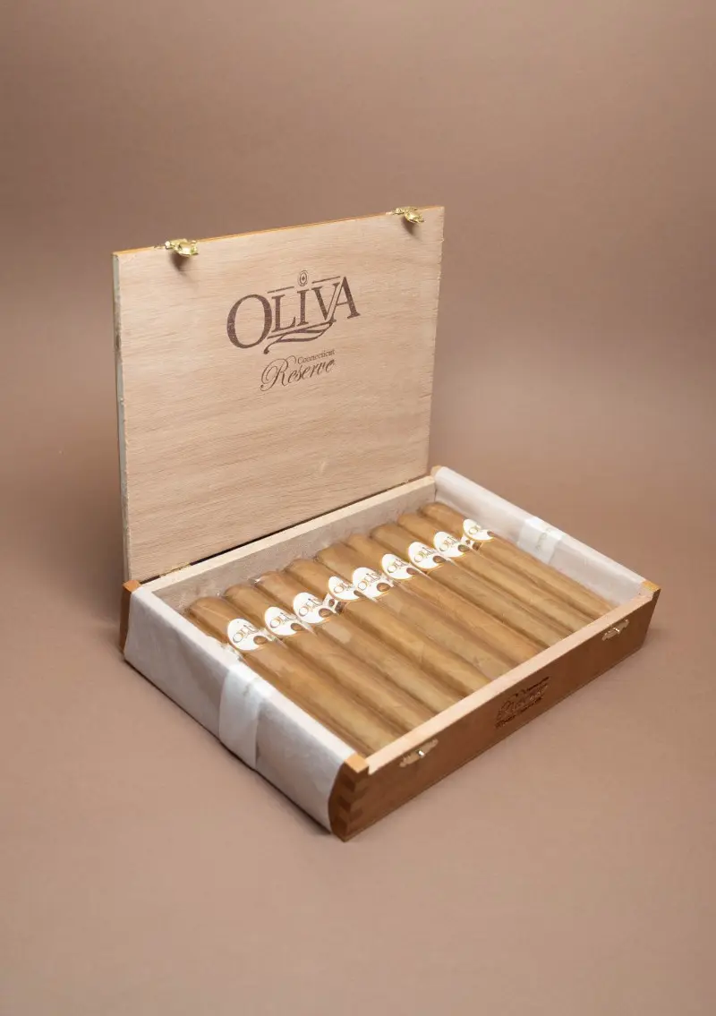 Oliva, Connecticut Reserve Double Toro
